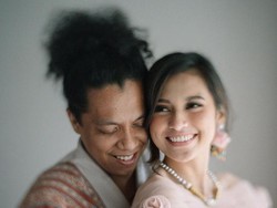 Beda Pesan Ayah dan Ibu Indah Permatasari untuk Arie Kriting