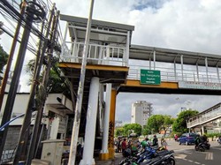 JPO Matraman Selesai Diperbaiki, Pengguna Kini Merasa Nyaman dan Aman