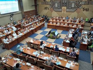 Komisi IX: Tak Ada Perwakilan DPR Divaksinasi Perdana, Kalah Sama Raffi Ahmad