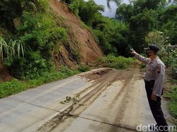 Hati-hati! Jalur Alternatif Mudik Pakis dan Sawangan Magelang Rawan Longsor