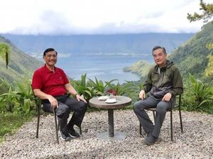 Luhut Tawarkan Menlu China Investasi di Danau Toba