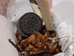 Bukan Bumbu Pedas! Makaroni Ini Dicampur Cokelat dan Oreo