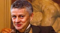 Ole Gunnar Solskjaer lagi happy banget pasti nih (Instagram)