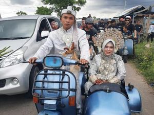 Viral Bahagia Itu Sederhana, Pengantin Naik Vespa Jadul Usai Nikahan