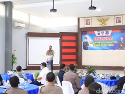 3 Satpam Tuban Dapat Penghargaan dari Polisi di Hari Jadi ke-40