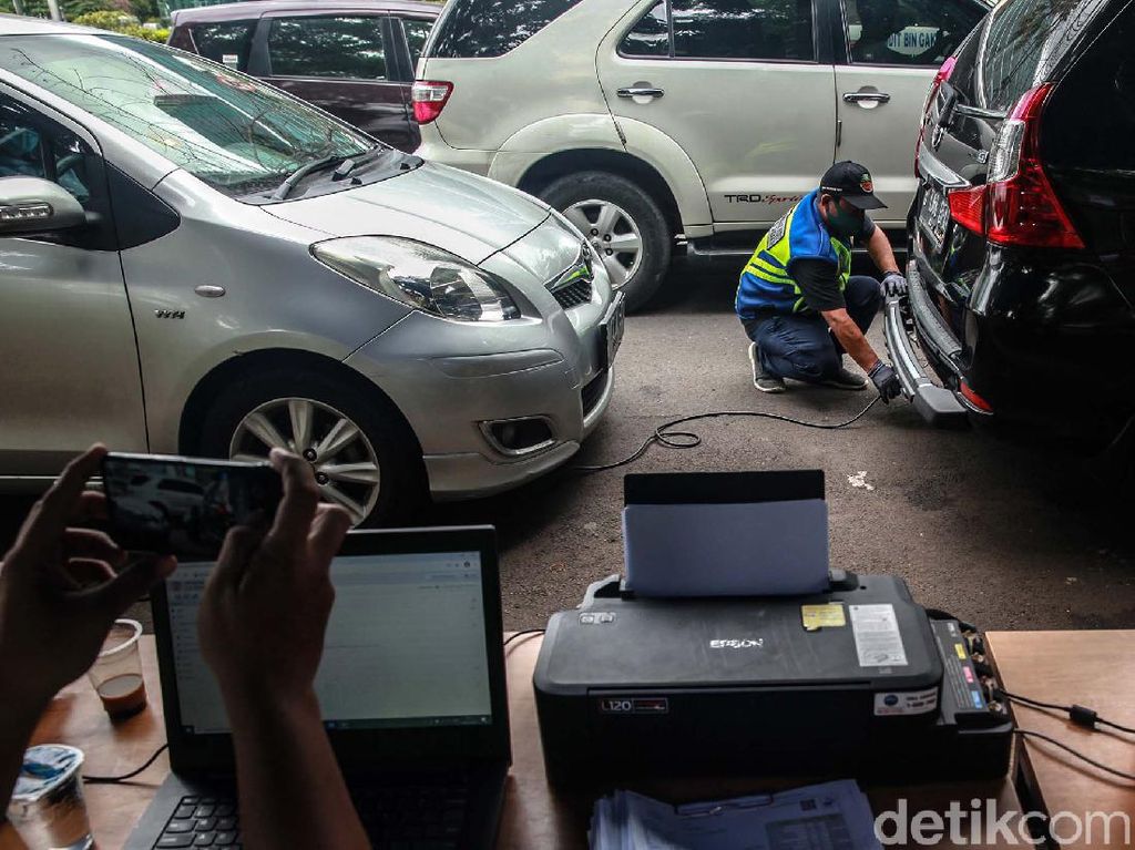 Pakar soal Tilang Kendaraan Tak Uji Emisi di DKI: Warga Belum Siap
