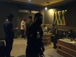 Nekat Buka Saat PPKM, Tempat Karaoke di Surabaya Ini Terancam Ditutup Permanen