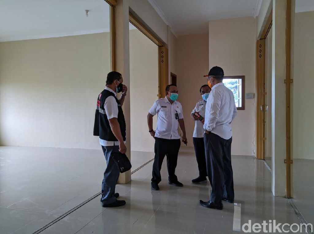 Ponorogo Siapkan Shelter Baru Dilengkapi Exhaust Fan dengan Sinar UV Ponorogo Siapkan Shelter Baru Dilengkapi Exhaust Fan dengan Sinar UV