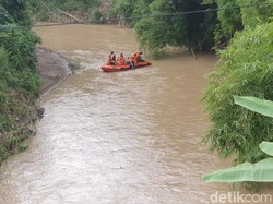 Tim SAR Gabungan Susuri Sungai di Trenggalek Cari Kakek Hilang