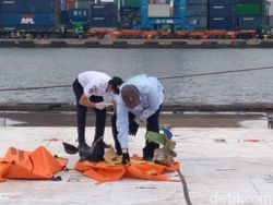 Tim SAR Gabungan Kembali Temukan 1 Kantong Serpihan Sriwijaya Air SJ182