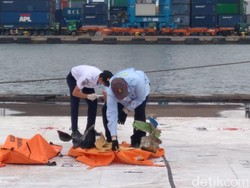 Tim SAR Gabungan Kembali Temukan 1 Kantong Serpihan Sriwijaya Air SJ182