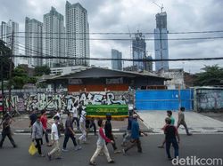 Tradisi Mengiringi Jenazah Tak Mati Meski di Masa Pandemi