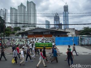 Tradisi Mengiringi Jenazah Tak Mati Meski di Masa Pandemi Tradisi Mengiringi Jenazah Tak Mati Meski di Masa Pandemi