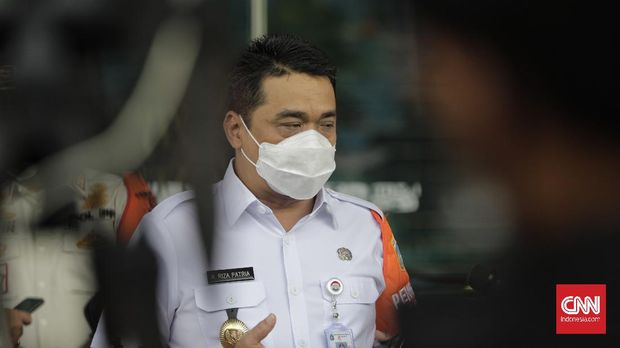 Wakil Gubernur DKI Jakarta, Ahmad Riza Patria memberikan keterangan pada wartawan. Jakarta, Rabu, 13 Januari 2021.