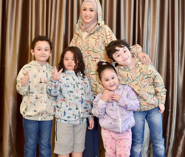 artis yang punya banyak anak