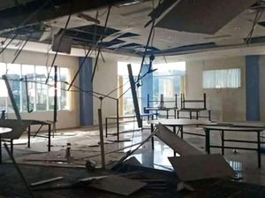 Atap Rumah Jabatan Ketua DPRD Sulbar Runtuh Akibat Gempa M 5,9