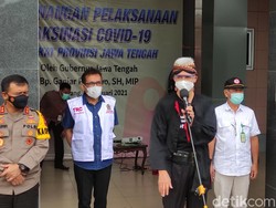 Ganjar Pranowo Bicara Efek yang Terjadi Usai Divaksin Corona