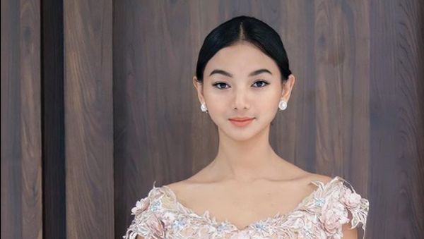 Gaya Feminin Glenca Chysara yang Aktingnya di Ikatan Cinta Bikin Geram