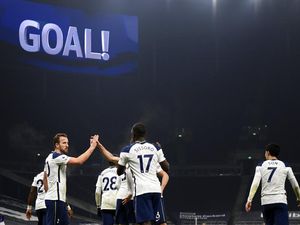 Kane: Gak Usah Peluk-pelukan Dulu, Cukup Tos Saja