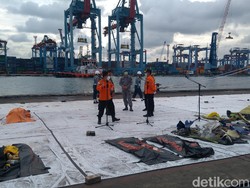 Cuaca Bikin Pencarian Korban-Pesawat Sriwijaya Air Terhambat