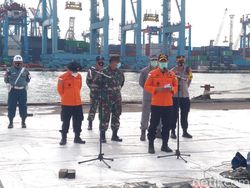 Evakuasi Sriwijaya Air, Pencarian dari Udara Diperluas