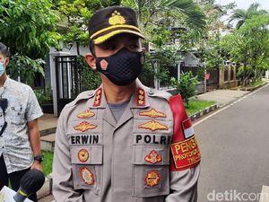 Polisi: Status Sopir Pengacara HRS yang Bawa Sajam Sementara Saksi