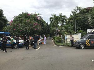 Suasana Rumah Duka Syekh Ali Jaber, Polisi Berjaga