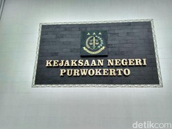 Tipu-tipu Proyek APBD, Seorang Eks Anggota DPRD Banyumas Ditahan Jaksa