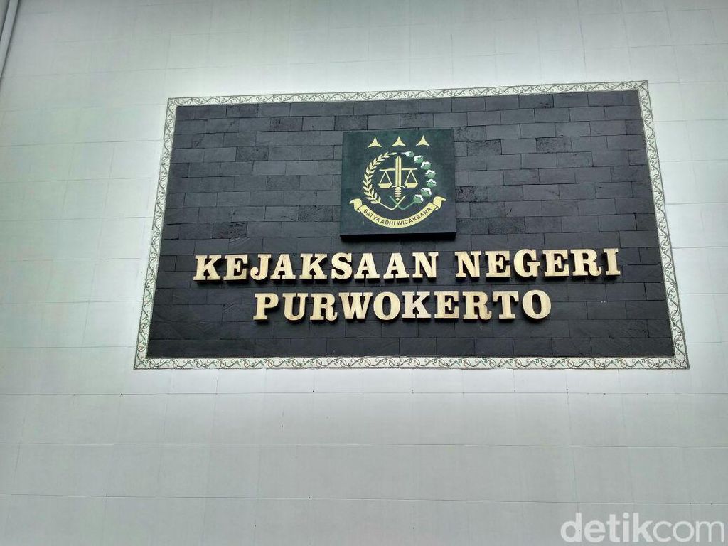 Tipu-tipu Proyek APBD, Seorang Eks Anggota DPRD Banyumas Ditahan Jaksa Tipu-tipu Proyek APBD, Seorang Eks Anggota DPRD Banyumas Ditahan Jaksa