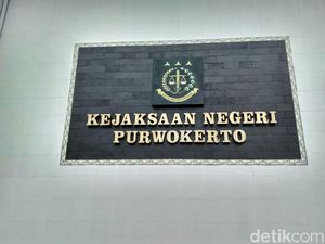 Tipu-tipu Proyek APBD, Seorang Eks Anggota DPRD Banyumas Ditahan Jaksa Tipu-tipu Proyek APBD, Seorang Eks Anggota DPRD Banyumas Ditahan Jaksa