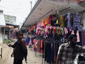 2 Emak-emak Terekam CCTV Curi Rokok Rp 3 Juta di Pasar Probolinggo