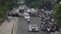 Melihat Iring-iringan Mobil Jenazah Syekh Ali Jaber
