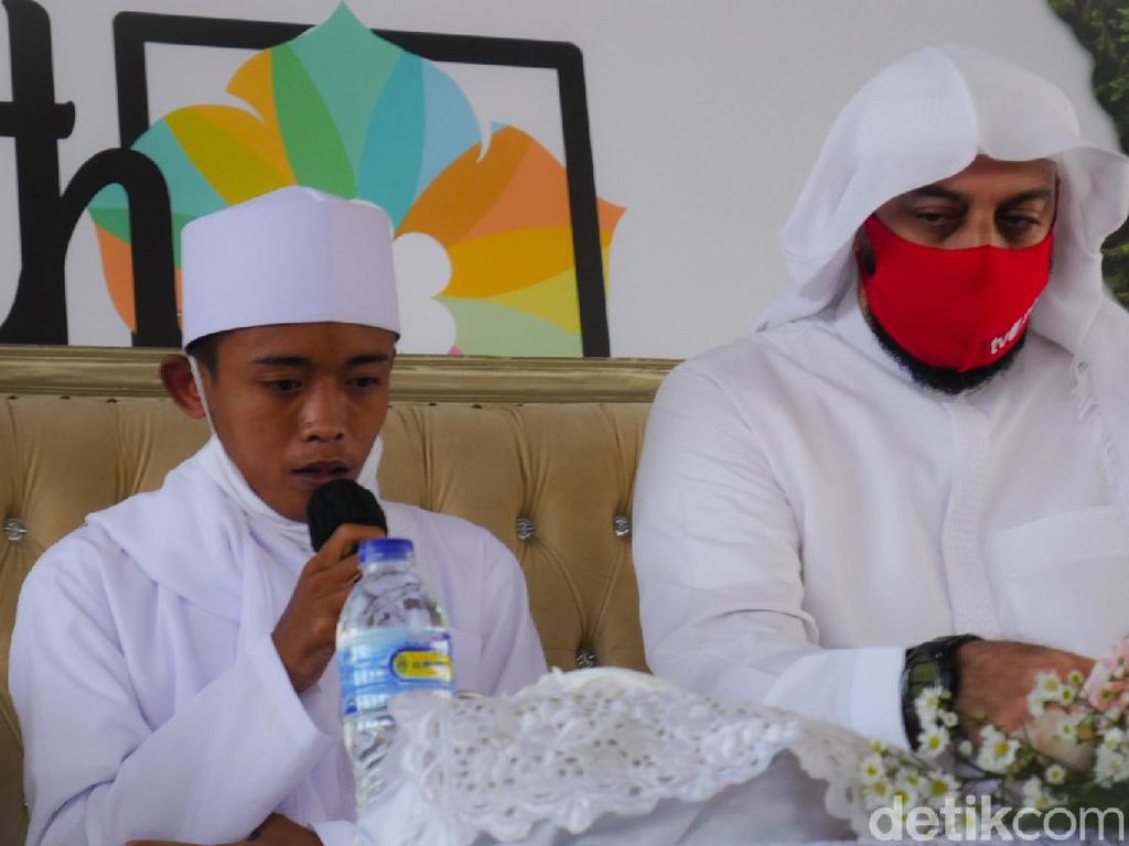 Keluarga Akbar Bocah Pemulung Terkejut Dengar Kabar Syekh Ali Jaber Wafat Keluarga Akbar Bocah Pemulung Terkejut Dengar Kabar Syekh Ali Jaber Wafat