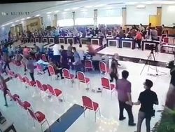 Momen Rapim di Kantor Gubernur Sulbar Dibuat Bubar Akibat Gempa