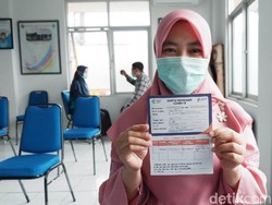 Cerita Nakes di Bandung, Langsung Kerja Lagi Usai Vaksin COVID-19
