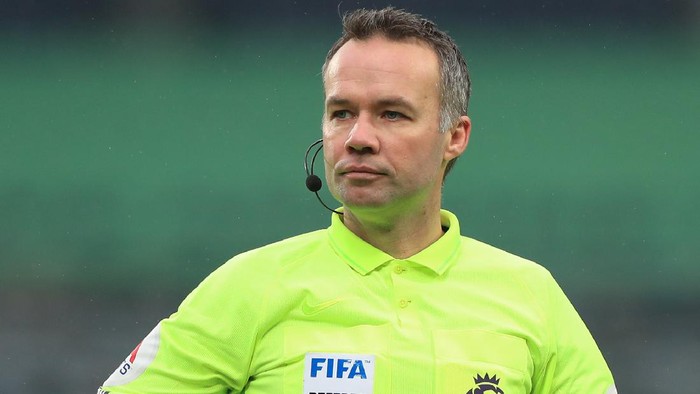 WEST BROMWICH, ENGLAND - DECEMBER 06: Referee Paul Tierney looks on during the Premier League match between West Bromwich Albion and Crystal Palace at The Hawthorns on December 06, 2020 in West Bromwich, England. The match will be played without fans, behind closed doors as a Covid-19 precaution. (Photo by Mike Egerton - Pool/Getty Images)