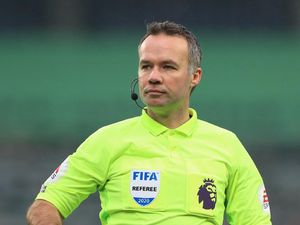 Wasit Ini Pimpin Liverpool Vs MU, Kabar Buruk buat The Reds?