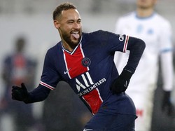 Neymar merayakan gol yang dicetak di menit ke-82. 