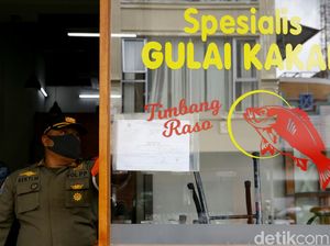 Satpol PP Sidak Prokes di Kawasan Fatmawati