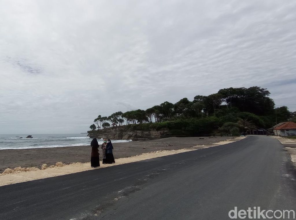 Foto: Pantai Batu Hiu Pangandaran Punya Spot Instagramable Baru Foto: Pantai Batu Hiu Pangandaran Punya Spot Instagramable Baru