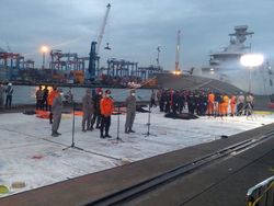 Temuan Terbaru Pencarian Sriwijaya Air: 16 Kantong Bagian Tubuh hingga Jurnal