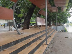 Pemkot Jakpus: Trotoar Seberang BNI City Rusak Gegara Skateboard Malam