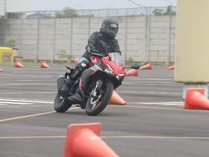 Kencan Singkat Bersama All New Honda CBR150R Kencan Singkat Bersama All New Honda CBR150R