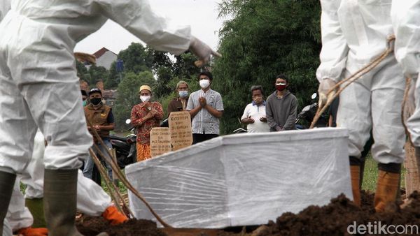 TPU Srengseng Sawah Dipakai untuk Makam COVID-19