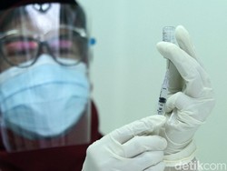 Jadi Kendala Vaksinasi COVID-19, Banyak Keluhan Nakes Malah Tak Terdaftar