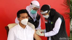 Wagub Emil Dardak Divaksin Pertama di Jatim
