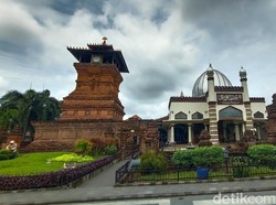 Mengulas Sejarah Menara Kudus, Ada 2 Versi Cerita di Baliknya