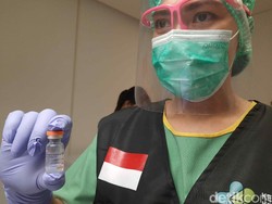 Vaksinasi COVID-19 Nakes di Surabaya Lancar, Belum Ada Gejala