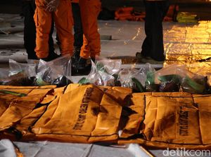 Tim DVI Polri Sudah Terima 714 Sampel DNA Korban Sriwijaya Air Tim DVI Polri Sudah Terima 714 Sampel DNA Korban Sriwijaya Air