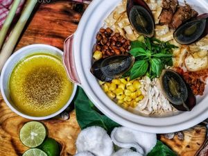Unik! 5 Racikan Bubur Ayam Ini Digoreng hingga Dibakar Unik! 5 Racikan Bubur Ayam Ini Digoreng hingga Dibakar